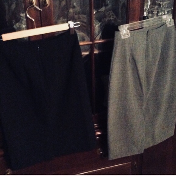 2 Club Monaco Pencil fitted skirts - Picture 2 of 3